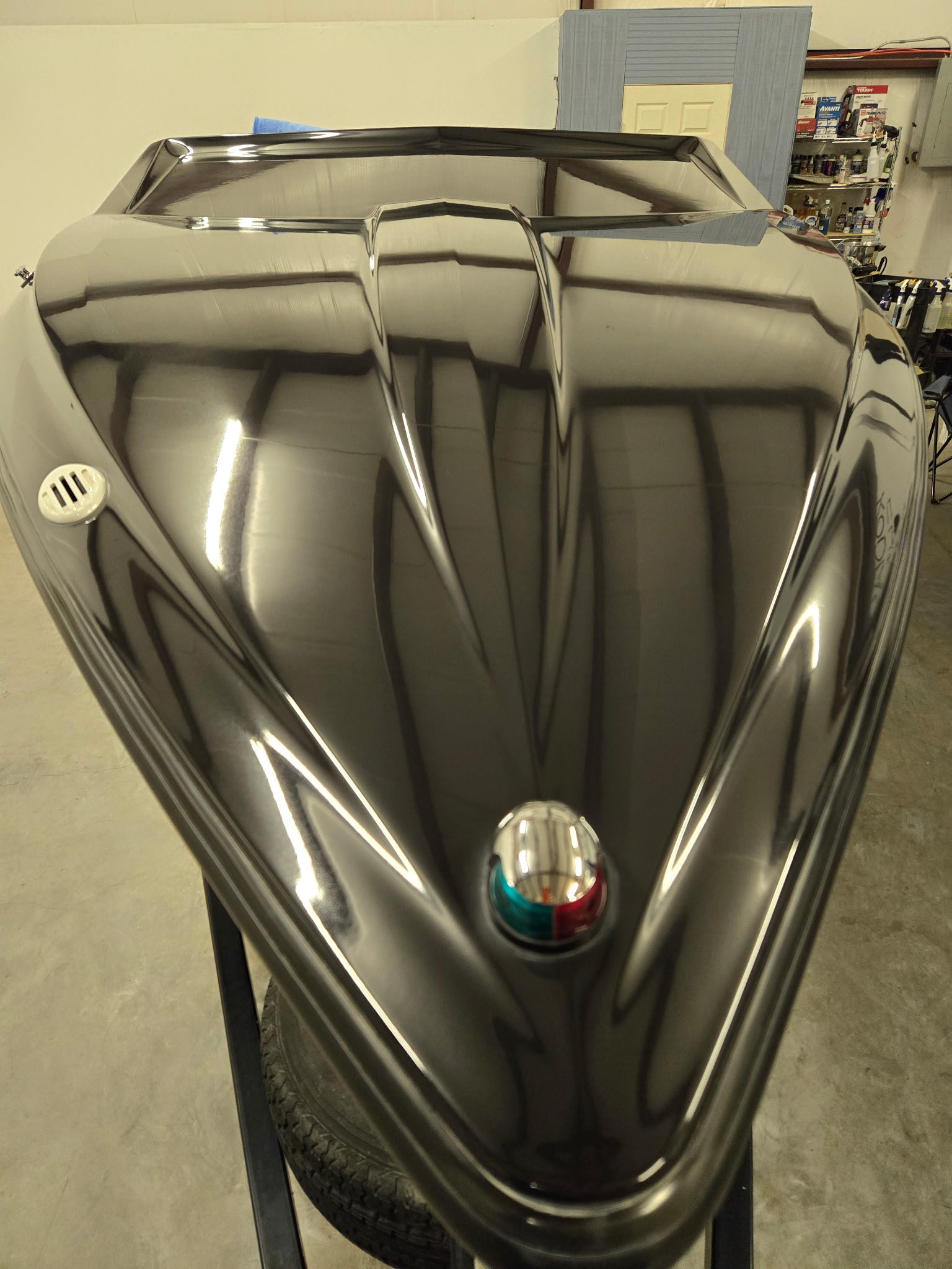 Boat bow after professional polishing and exterior care